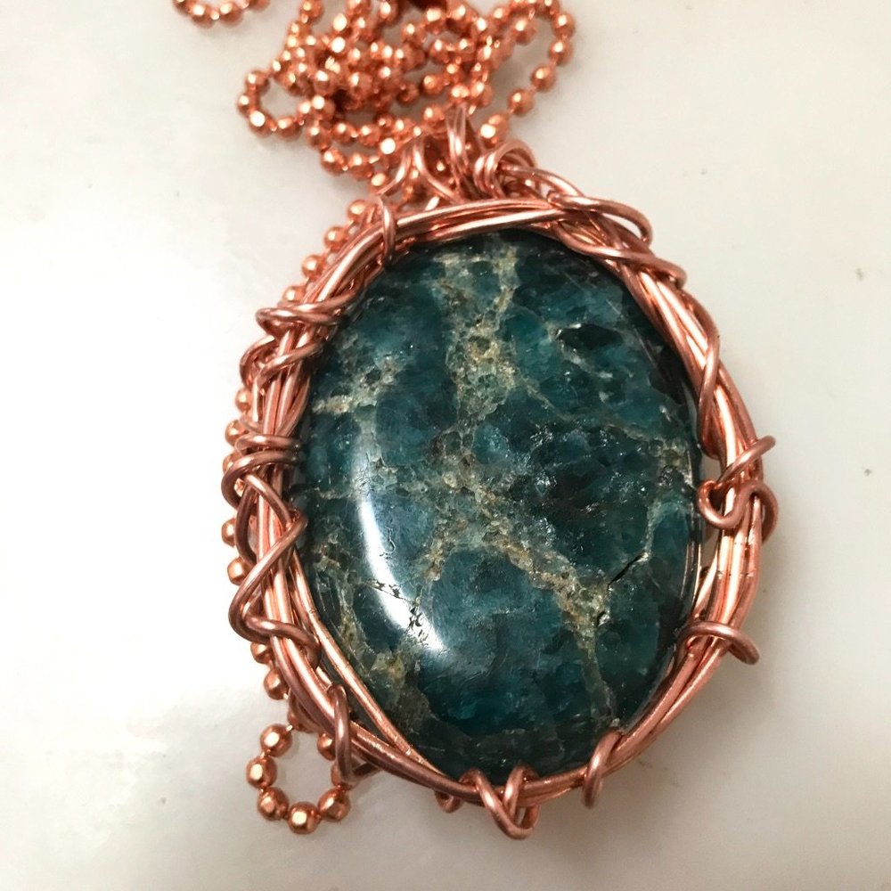 Genuine Blue Apatite Untreated Gemstone Solid Copper Pendant Necklace Handmade - Picture 10 of 10
